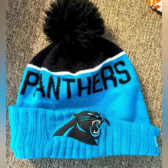 New Era NFL Carolina Panthers NFL stocking cap Pom Pom beanie - Picture 1 of 3